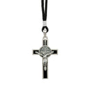 COLLAR CON CRUZ METALICA MEDIANA DE SAN BENITO - RESINA NEGRA Y CORDON